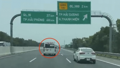 Tước bằng lái, phạt tiền tài xế xe limousine lạng lách trên cao tốc Hà Nội - Hải Phòng
