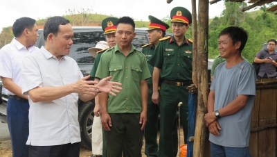 Phó Thủ tướng Trần Lưu Quang làm việc tại Vườn Quốc gia Chư Mom Ray - Kon Tum