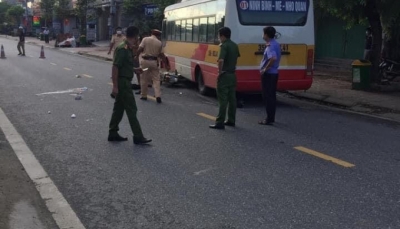 Ninh Bình: Va chạm với xe buýt, nam sinh lớp 10 tử vong