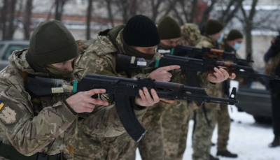 Lực lượng dân quân Ukraine được huấn luyện phòng trường hợp chiến tranh