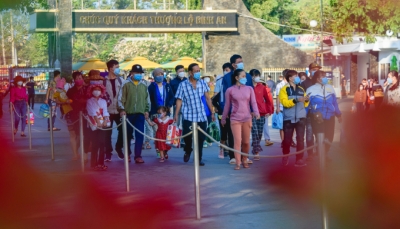 Hàng trăm ngàn lượt khách “xông đất” Núi Bà Tây Ninh đầu năm mới
