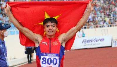Ngần Ngọc Nghĩa giành HCB cự ly 200m môn điền kinh nam SEA Games 31