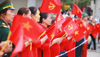Thành phố Điện Biên Phủ rực rỡ cờ hoa, sẵn sàng đón đại lễ
