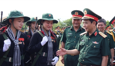 Đại tướng Phan Văn Giang thăm, động viên cán bộ, chiến sĩ tham gia diễu binh, diễu hành tại Điện Biên