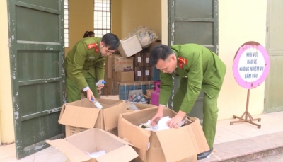 Phú Thọ: Thu giữ hàng nghìn chai nước rửa tay và khẩu trang không rõ nguồn gốc