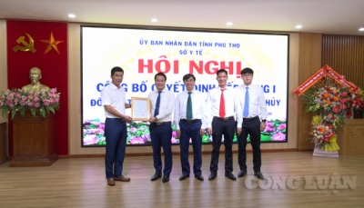 Phú Thọ: Trung tâm y tế huyện Thanh Thủy nhận quyết định xếp hạng bệnh viện hạng I