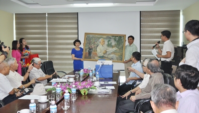 Báo chí Quảng Ninh hiến tặng nhiều tư liệu, hiện vật cho Bảo tàng Báo chí Việt Nam