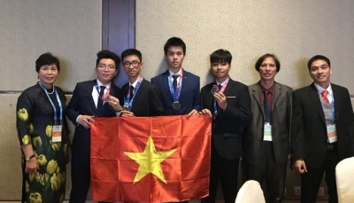 Đoàn Việt Nam giành HCV kỳ thi Olympic Thiên văn học và Vật lý thiên văn
