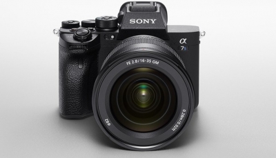Sony trình làng máy ảnh A7S III có thể quay được video 4K 120p