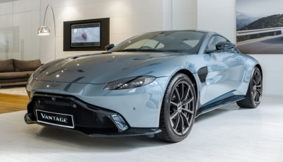 Ra mắt Aston Martin Vantage phiên bản đặc biệt Dark Knight Edition