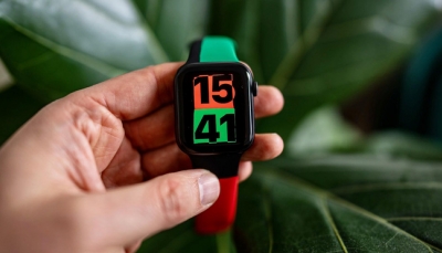Apple Watch Series 6 phiên bản chống phân biệt chủng tộc ra mắt, giá từ 399 USD