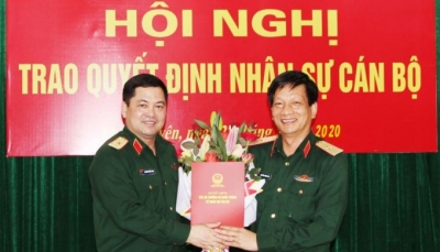 Đảng ủy, Bộ Tư lệnh Quân khu 1 trao các quyết định về công tác cán bộ