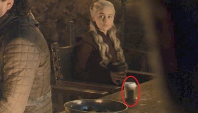 Bất ngờ xuất hiện chiếc cốc cafe trong Game of Thrones
