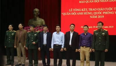 Báo Quân đội nhân dân trao giải cuộc thi viết Quân đội anh hùng, quốc phòng vững mạnh năm 2019