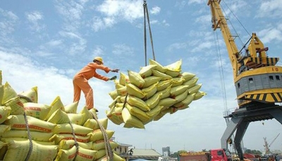 Hải quan mở tờ khai xuất khẩu gạo lúc 0 giờ: Có tiêu cực, lợi ích nhóm hay không?