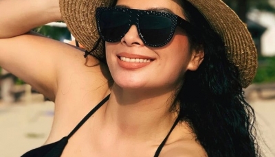 Cựu người mẫu Thúy Hằng diện bikini khoe thân hình nóng bỏng ở tuổi ngoại tứ tuần