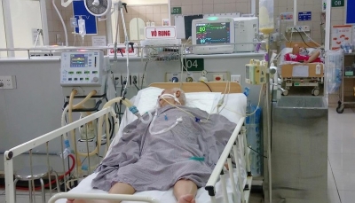 Thêm nhiều bệnh nhân vào viện vì Patê Minh Chay