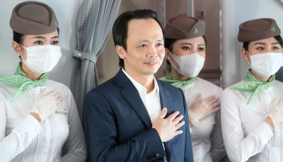 Chủ tịch Bamboo Airways xuất hiện trên khoang tặng quà hành khách trước thềm Quốc khánh 2/9