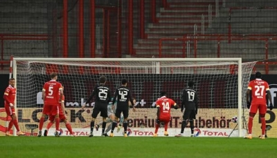 Union Berlin 1-1 Bayern: Bayern may mắn thoát thua trên sân khách