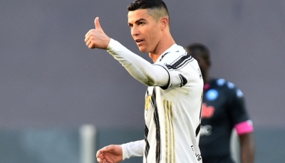 Siêu sao Ronaldo ghi bàn giúp Juventus trụ lại top 4