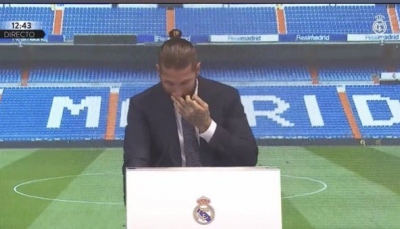 Trung vệ Sergio Ramos bật khóc khi chia tay Real Madrid