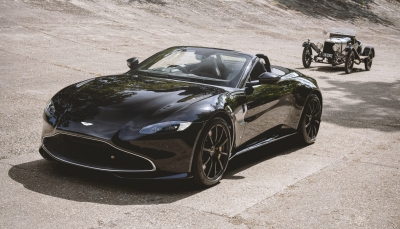 Siêu xe Aston Martin Vantage Roadster được lấy cảm hứng từ xe cổ trăm tuổi
