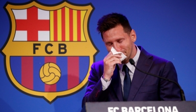 Messi đẫm nước mắt trong lễ chia tay, hứa trở lại Barca trong tương lai