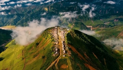 Vẻ đẹp đầy mộng mơ trên đỉnh núi của bản Cu Vai, Yên Bái