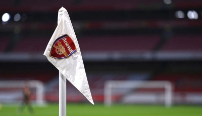 Câu lạc bộ Arsenal bị cảnh báo vì quảng cáo tiền ảo