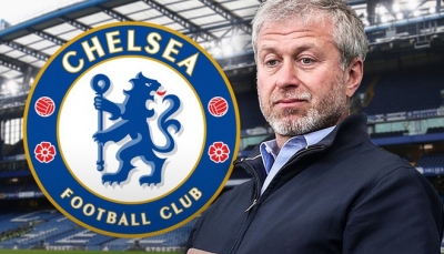 Chelsea ảnh hưởng thế nào khi tỷ phú Abramovich bị phong tỏa tài sản?