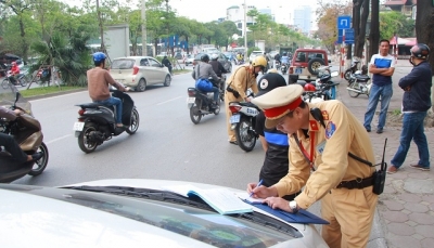 Hà Nội xử lý trên 300 nghìn trường hợp, tước gần 25 nghìn giấy phép lái xe vi phạm giao thông năm 2018