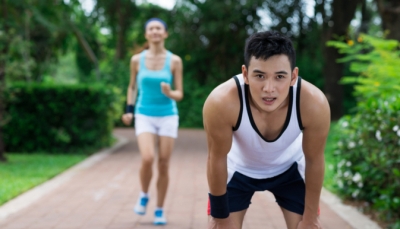 Đeo khẩu trang khi chạy bộ, chàng trai Trung Quốc bị thủng phổi