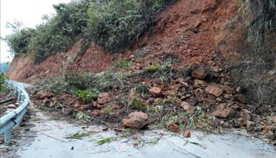 Lào Cai: Sạt lở nghiêm trọng vì mưa lớn, quốc lộ 279 tê liệt