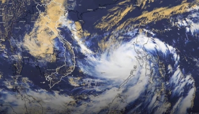 Các tỉnh miền Trung chạy đua ứng phó với bão số 9