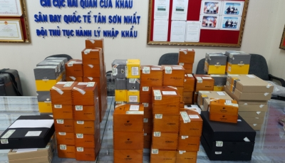 Hải quan sân bay Tân Sơn Nhất tạm giữ lô hàng cigar số lượng lớn