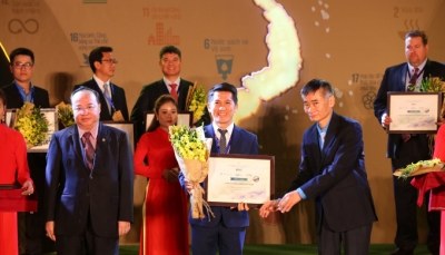 Amway Việt Nam lần thứ tư liên tiếp có mặt trong top 100 doanh nghiệp phát triển bền vững tại Việt Nam