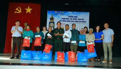 Tân Hiệp Phát đồng hành tặng quà Tết, khám bệnh, cấp thuốc cho bà con huyện Hớn Quản, tỉnh Bình Phước