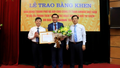 Amway Việt Nam vinh dự nhận bằng khen của UBND thành phố Hà Nội và UBND tỉnh Lạng Sơn