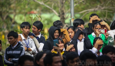 Ngay sau cơn bão 13 đi qua, 10.000 chiếc áo ấm được trao tặng cho các học sinh Thừa Thiên Huế