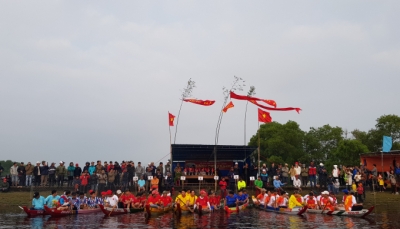 Hơn 200 VĐV tham gia hội đua thuyền truyền thống làng Phò Trạch