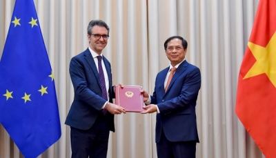 Việt Nam trao Công hàm thông báo phê chuẩn Hiệp định EVFTA và EVIPA