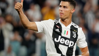 Siêu sao Cristiano Ronaldo cam kết tương lai với Juventus
