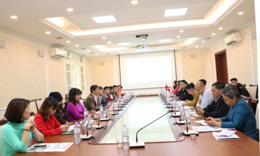 Đoàn lãnh đạo các cơ quan báo chí Lào thăm và làm việc tại Báo Xây dựng