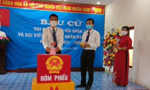 Cử tri huyện đảo Bạch Long Vĩ nô nức đi bầu cử sớm