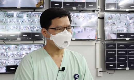 Áp lực cứu bệnh nhân COVID-19 nặng rất lớn, nhiều bác sĩ bệnh viện Việt Đức đã bật khóc