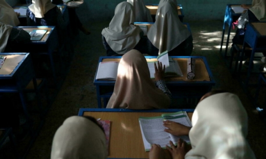 Giáo dục trực tuyến là hy vọng duy nhất cho nữ sinh Afghanistan nhưng mong manh