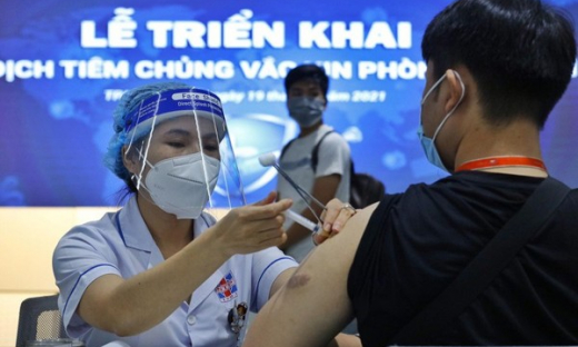 Thủ tướng yêu cầu đẩy mạnh tốc độ tiêm vaccine COVID-19 an toàn, khoa học, hiệu quả