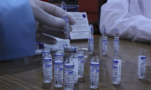 Nga tuyên bố vaccine Sputnik V có khả năng vô hiệu hóa Omicron