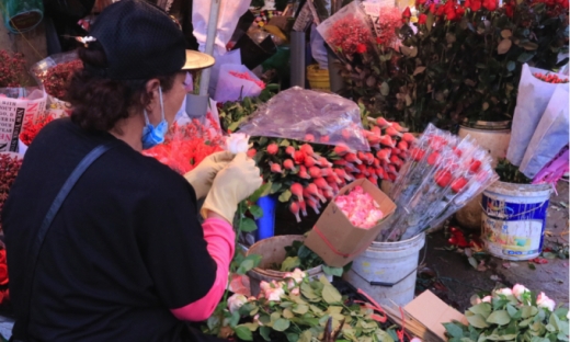 Hoa tươi ế ẩm Ngày Quốc tế Phụ nữ, dịch vụ quà tặng online lên ngôi
