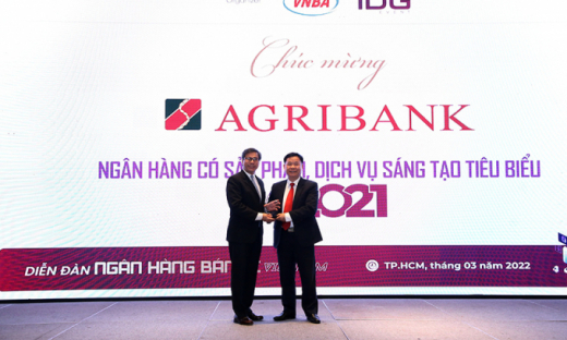 Agribank đón nhận hai giải thưởng Ngân hàng Việt Nam tiêu biểu 2021